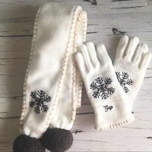 GAP Gloves and Scarf Set Winter Holiday